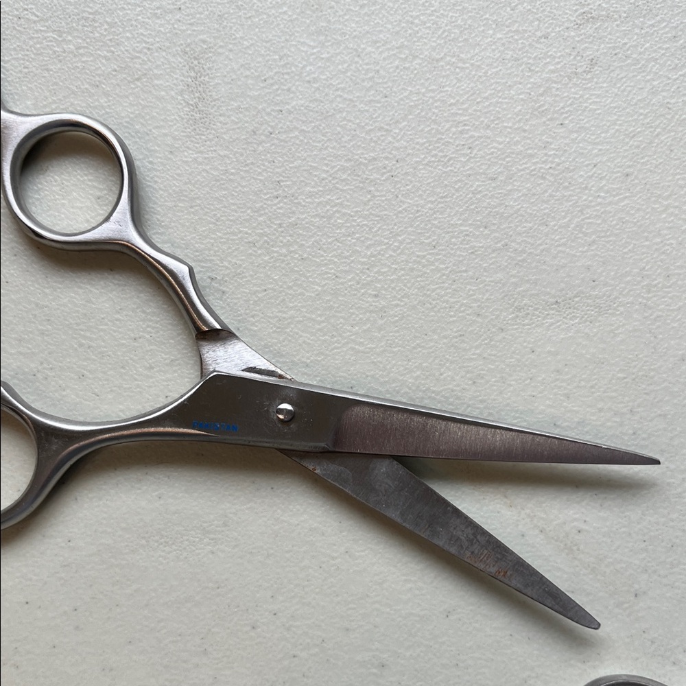 ICE Silver Grooming Scissors Set - Picture 3 of 4